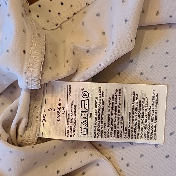 Banana Republic Ruffle tie-neck Spotted Blouse - Picture 7 of 9